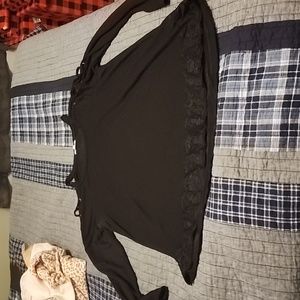 MAURICES TIE SHOULDER LACE HEM SWEATER SIZE 1